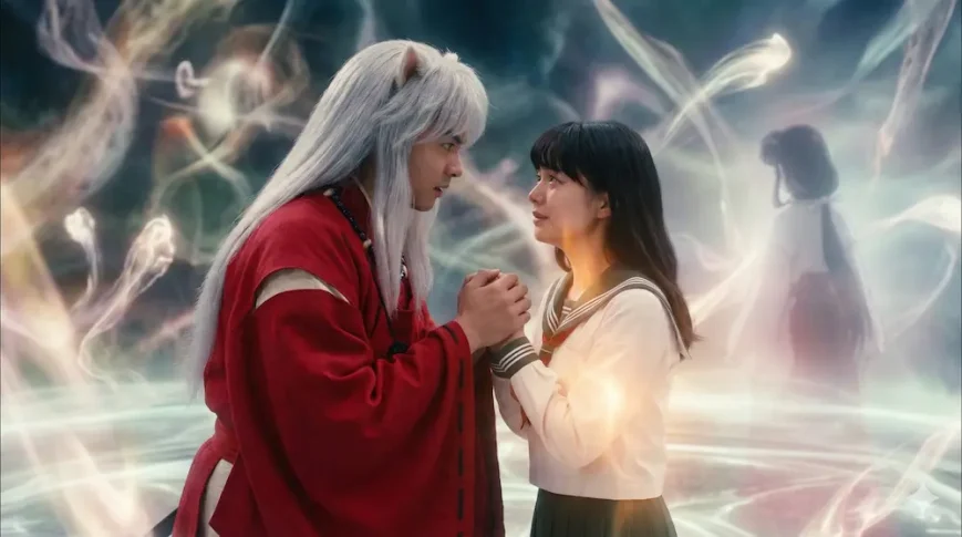 四魂の玉の中で犬夜叉がかごめを選ぶ瞬間を描いた実写イメージ。