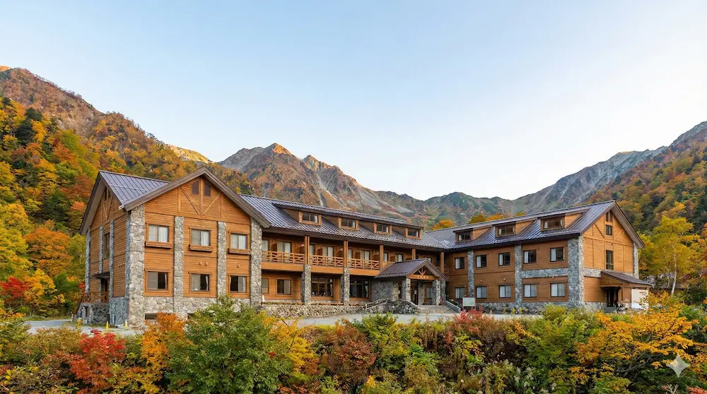 有明荘の広々としたロッジ風の建物構造を説明するイメージ画像